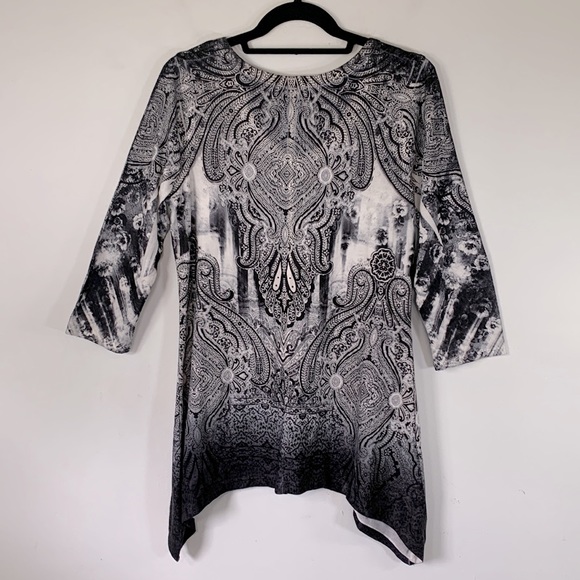World Unity Star Ace Embellished Women’s Size M Black White Paisley Tunic Top - Picture 9 of 13